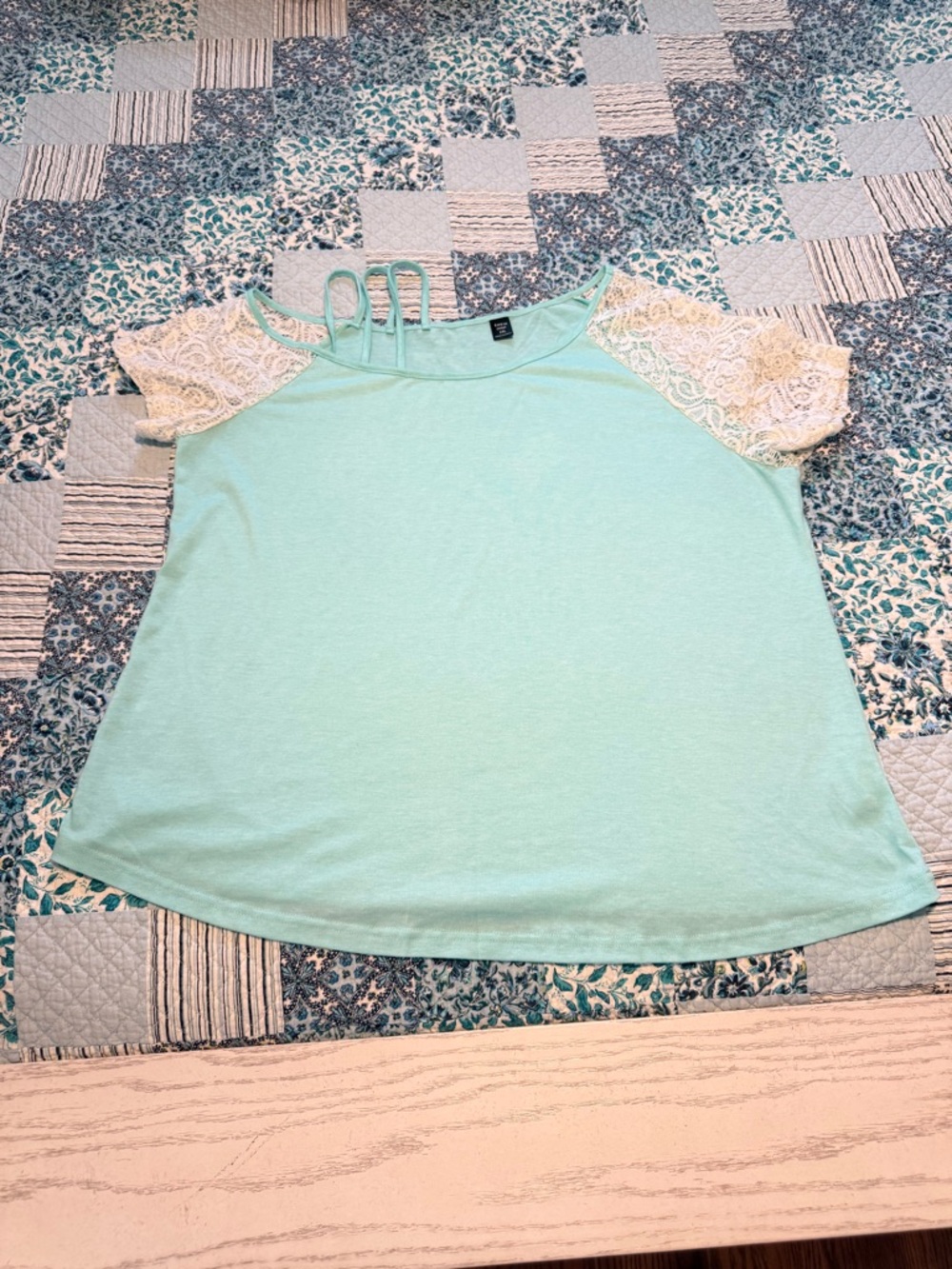 SHEIN Mint Cold-Shoulder Top with Cream Lace Sleeves